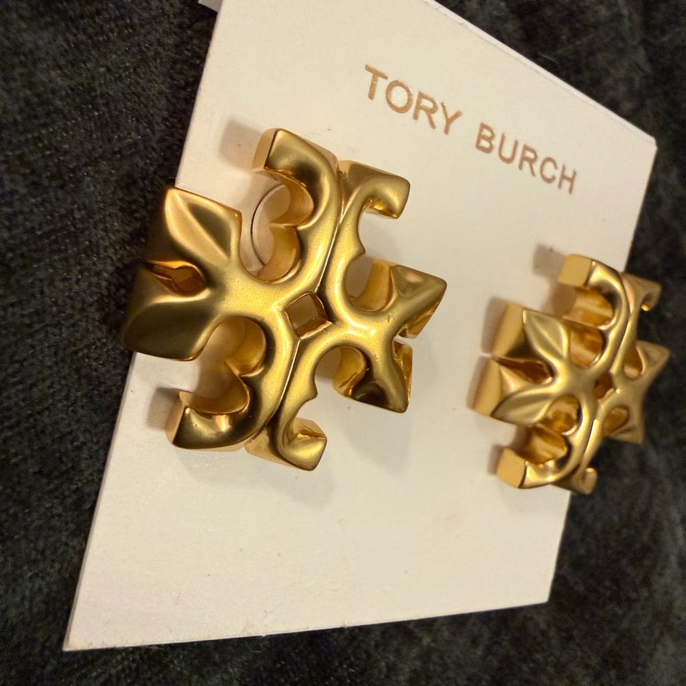 Tory Burch Gold Logo stacked T Logo Earrings studs Roxanne dress - Picture 2 of 5